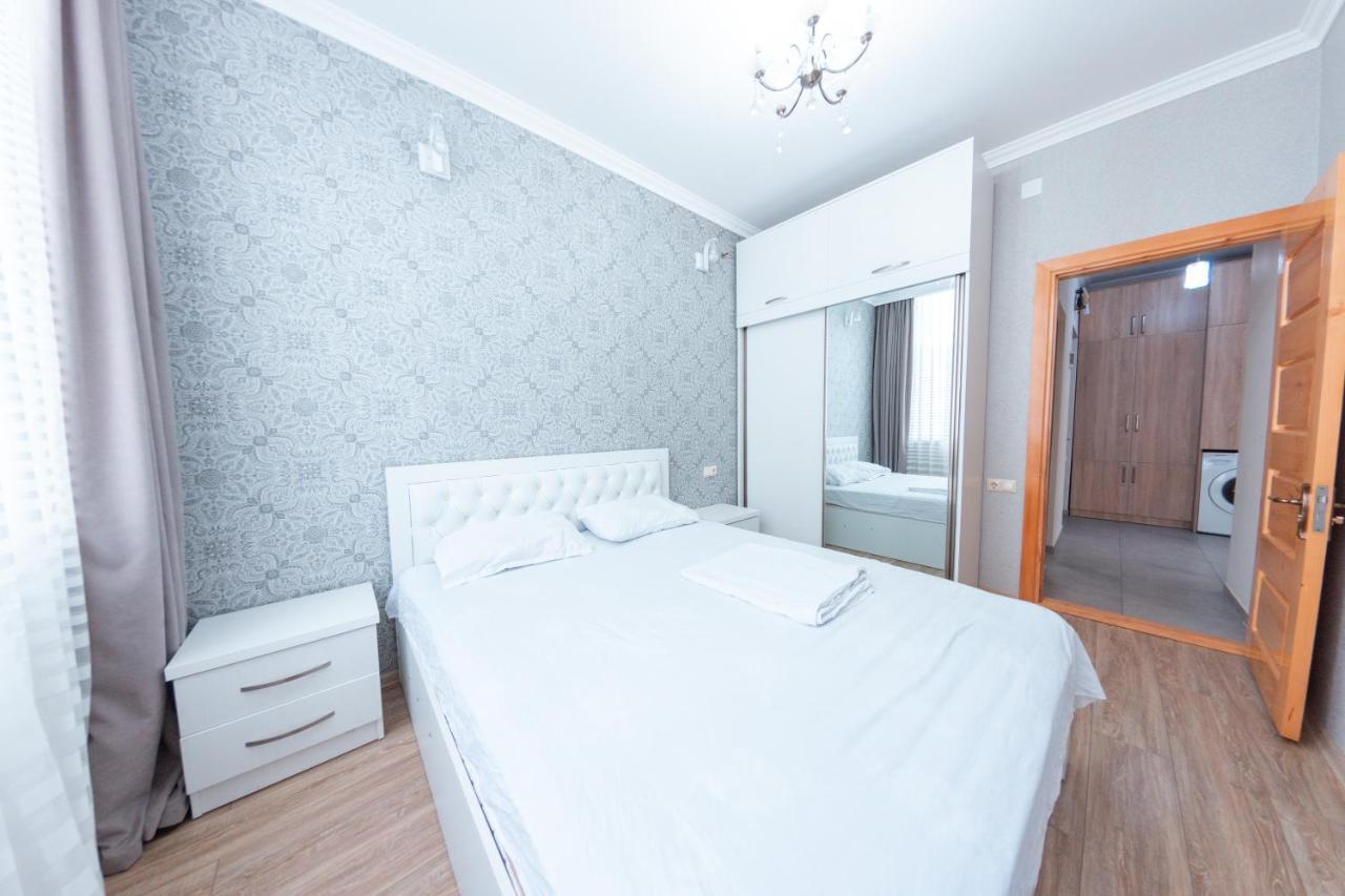 5 Apartment In One Boulding - Near Stadium Batumi Luaran gambar
